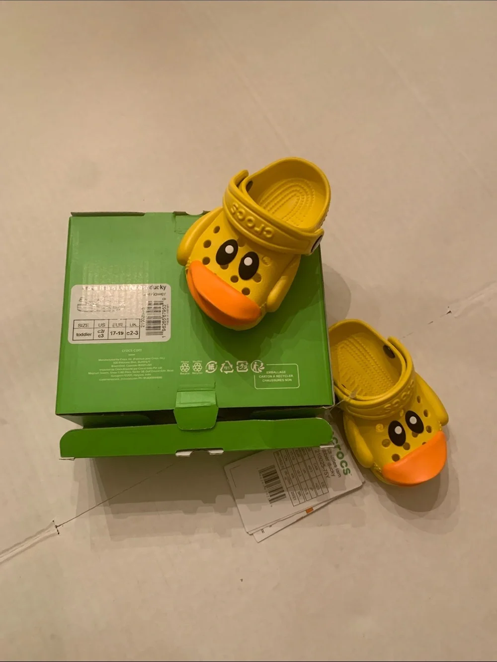 New in Box CROCS Kids Yellow Duck Water Clogs with Orange Beak size 2 size 3
